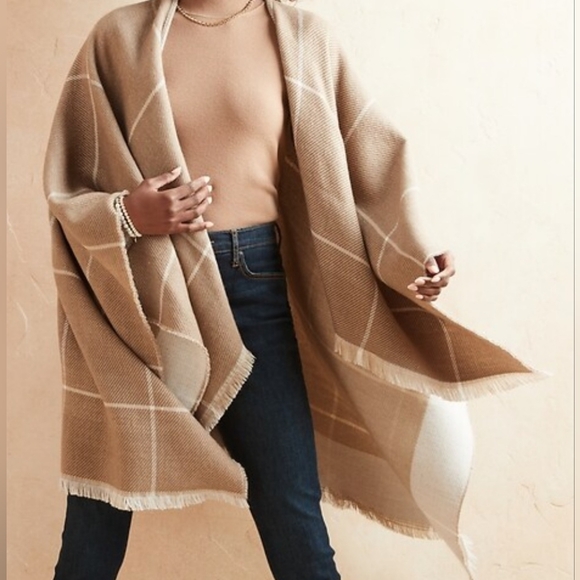 Banana Republic Sweaters - Banana Republic Boho Reversible Plaid Super Soft Poncho With Fringe